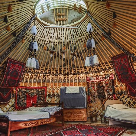 Geshouseaselbarskoon Hotel Екстериор снимка