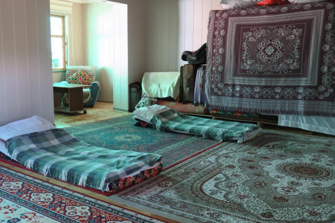 Geshouseaselbarskoon Hotel Екстериор снимка
