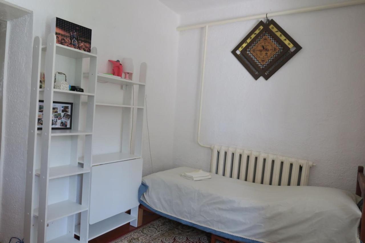 Geshouseaselbarskoon Hotel Екстериор снимка