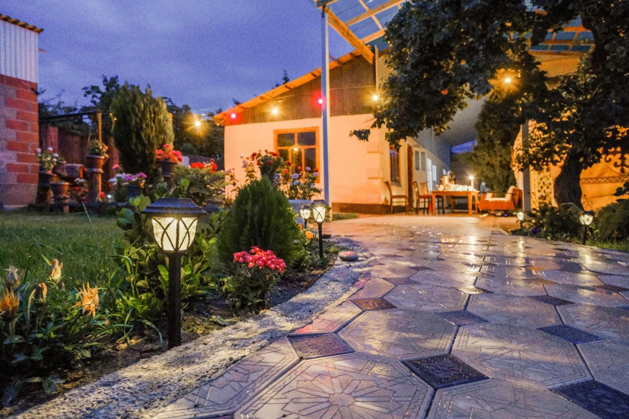 Geshouseaselbarskoon Hotel Екстериор снимка